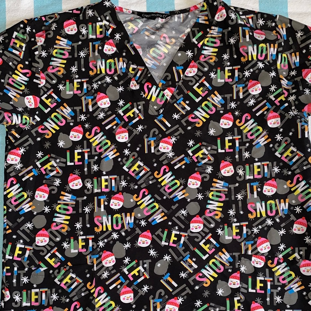 Women’s scrub top large